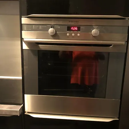 1 Проживание в семье *